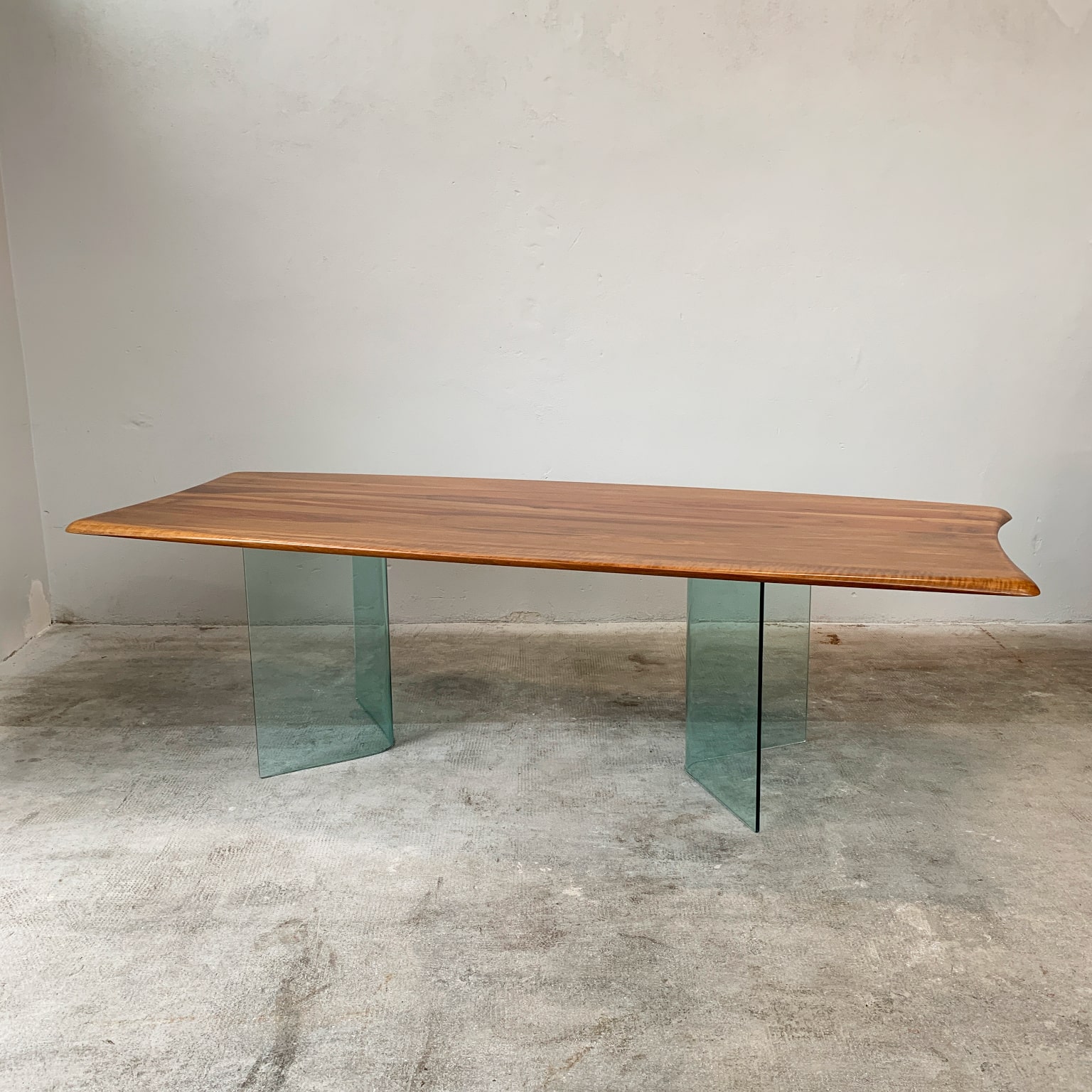 Oskar Kogoj <br> Grande tavolo in legno e vetro anni 70