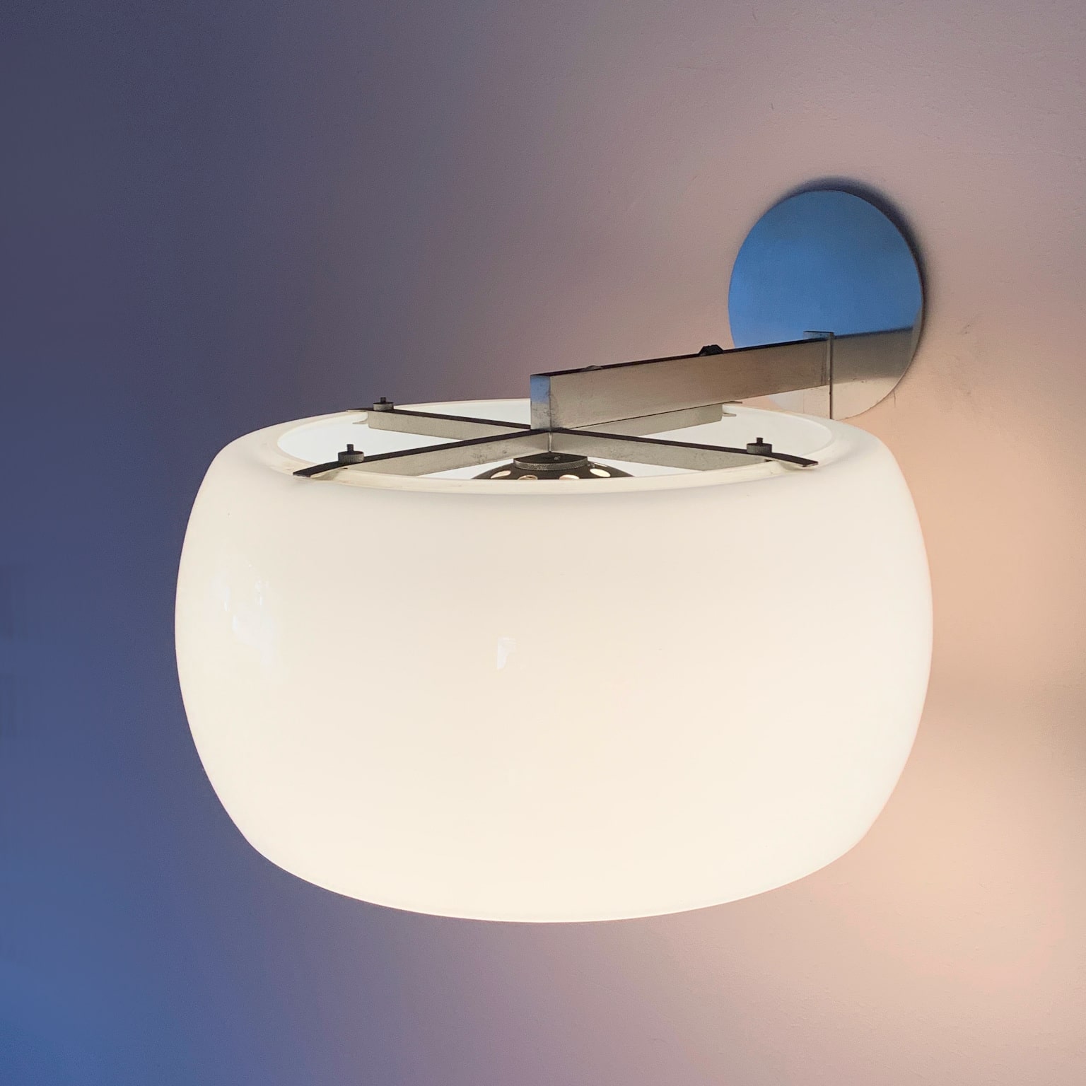 Vico Magistretti per Artemide <br> Lampada da parete mod. Clinio anni 70 - immagine 2
