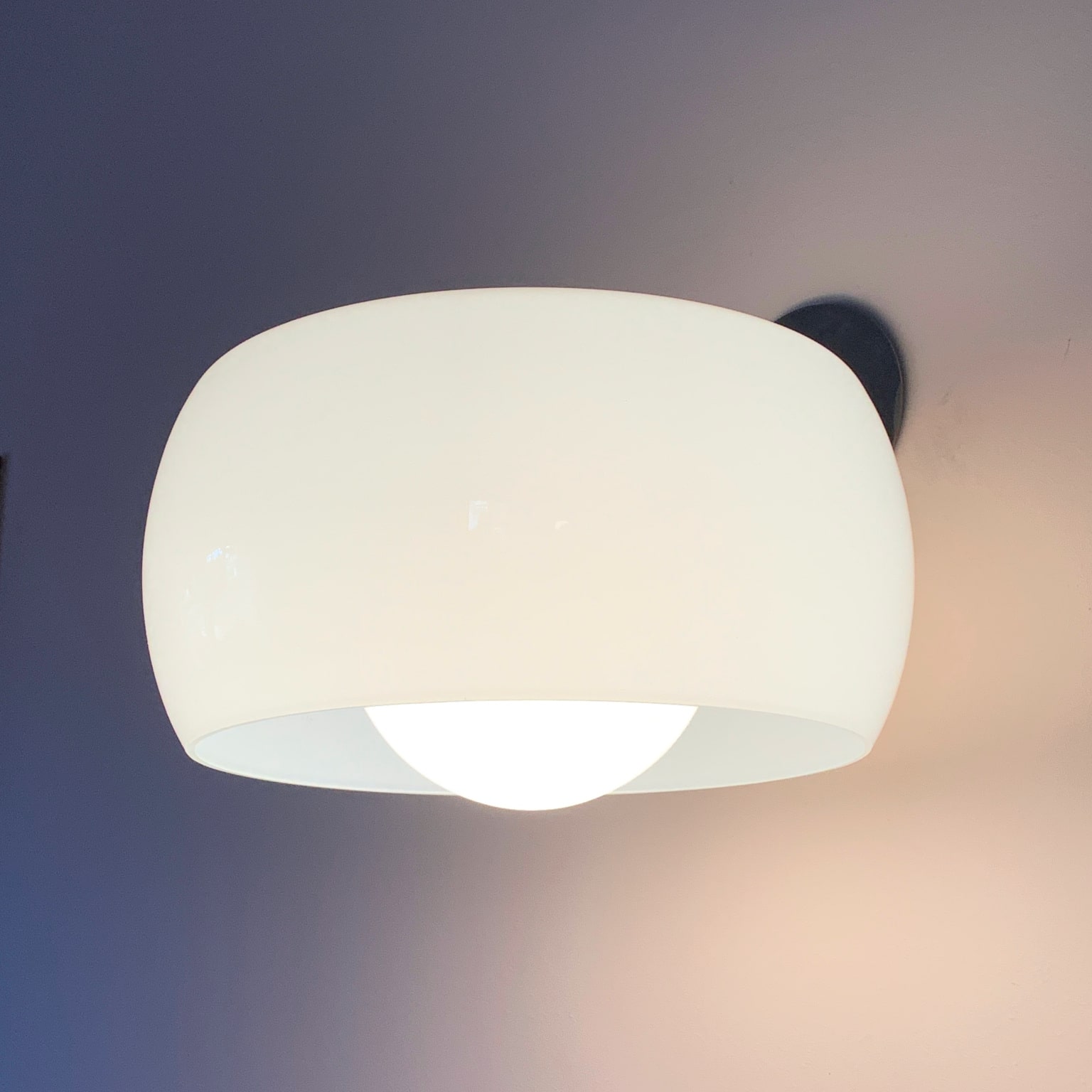 Vico Magistretti per Artemide <br> Lampada da parete mod. Clinio anni 70