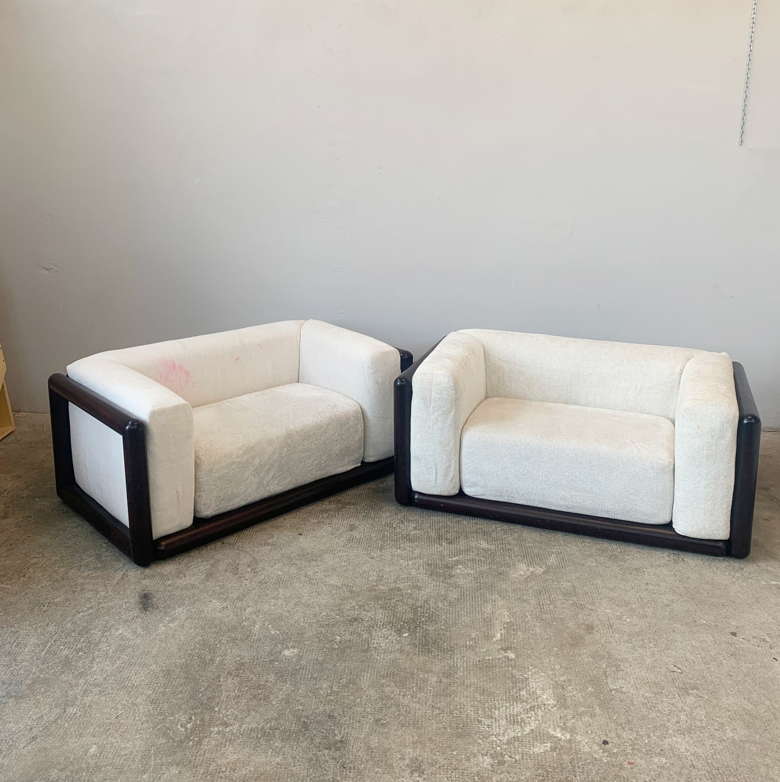 Carlo Scarpa per Simon Gavina <br> Coppia di poltrone mod. Cornaro, 1972 - immagine 2