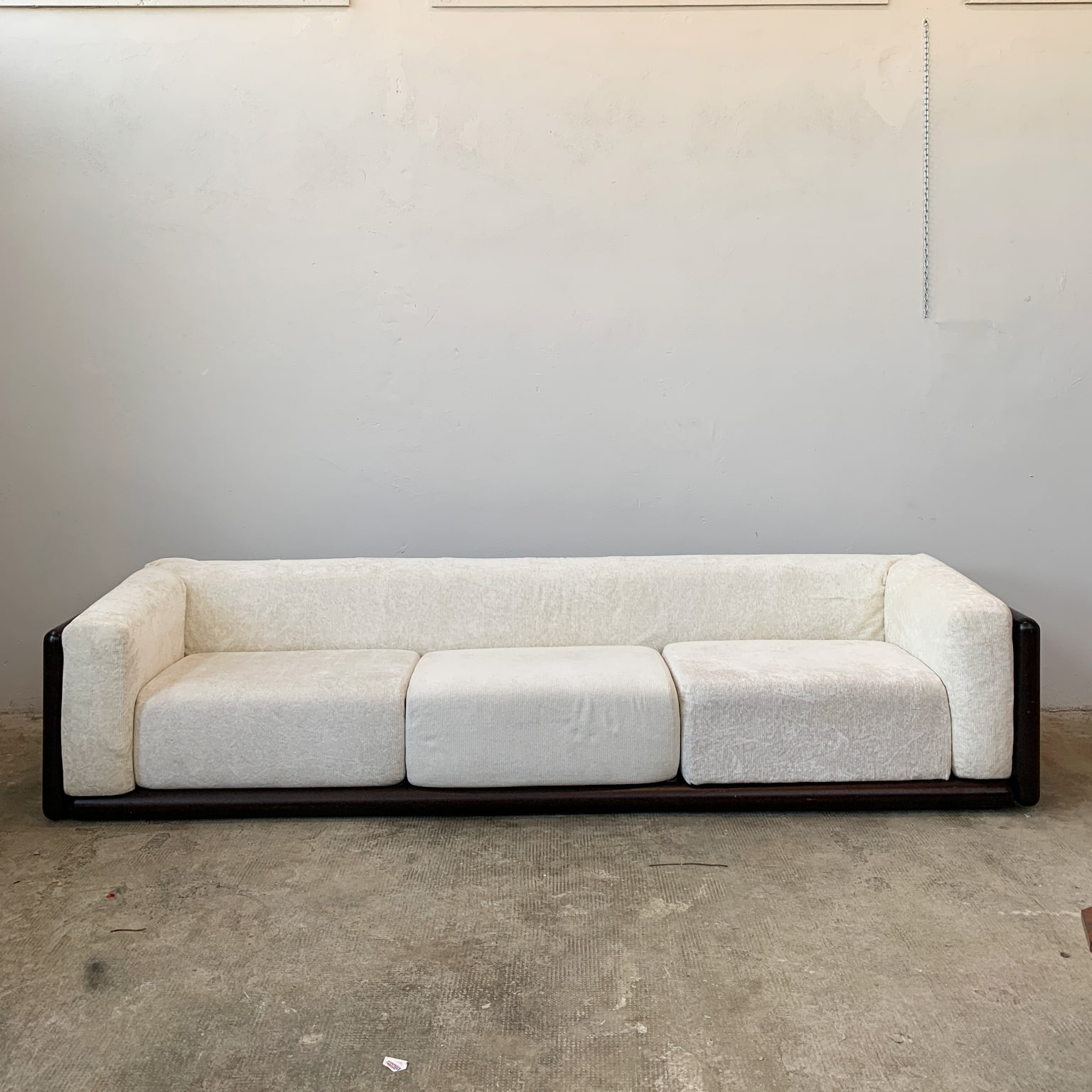 Carlo Scarpa per Simon Gavina <br> Divano a 3 posti mod. Cornaro, 1972