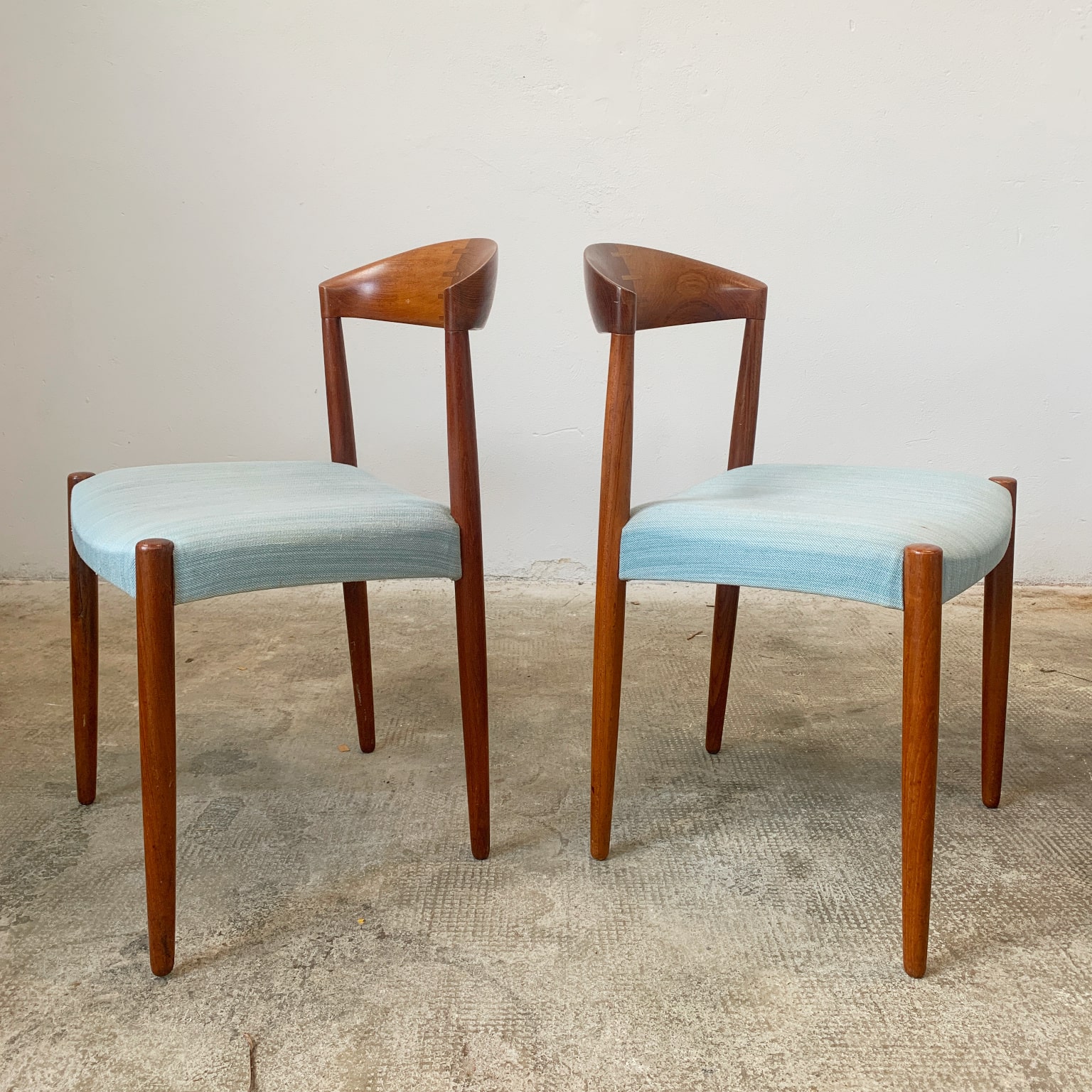 Knud Andersen per JCA Jensen <br> Gruppo di 5 sedie in teak, 1960 - immagine 4