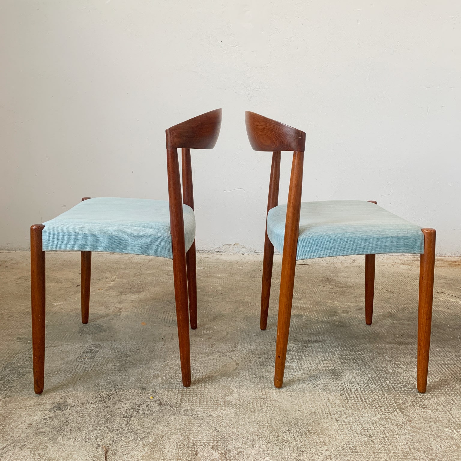 Knud Andersen per JCA Jensen <br> Gruppo di 5 sedie in teak, 1960 - immagine 5