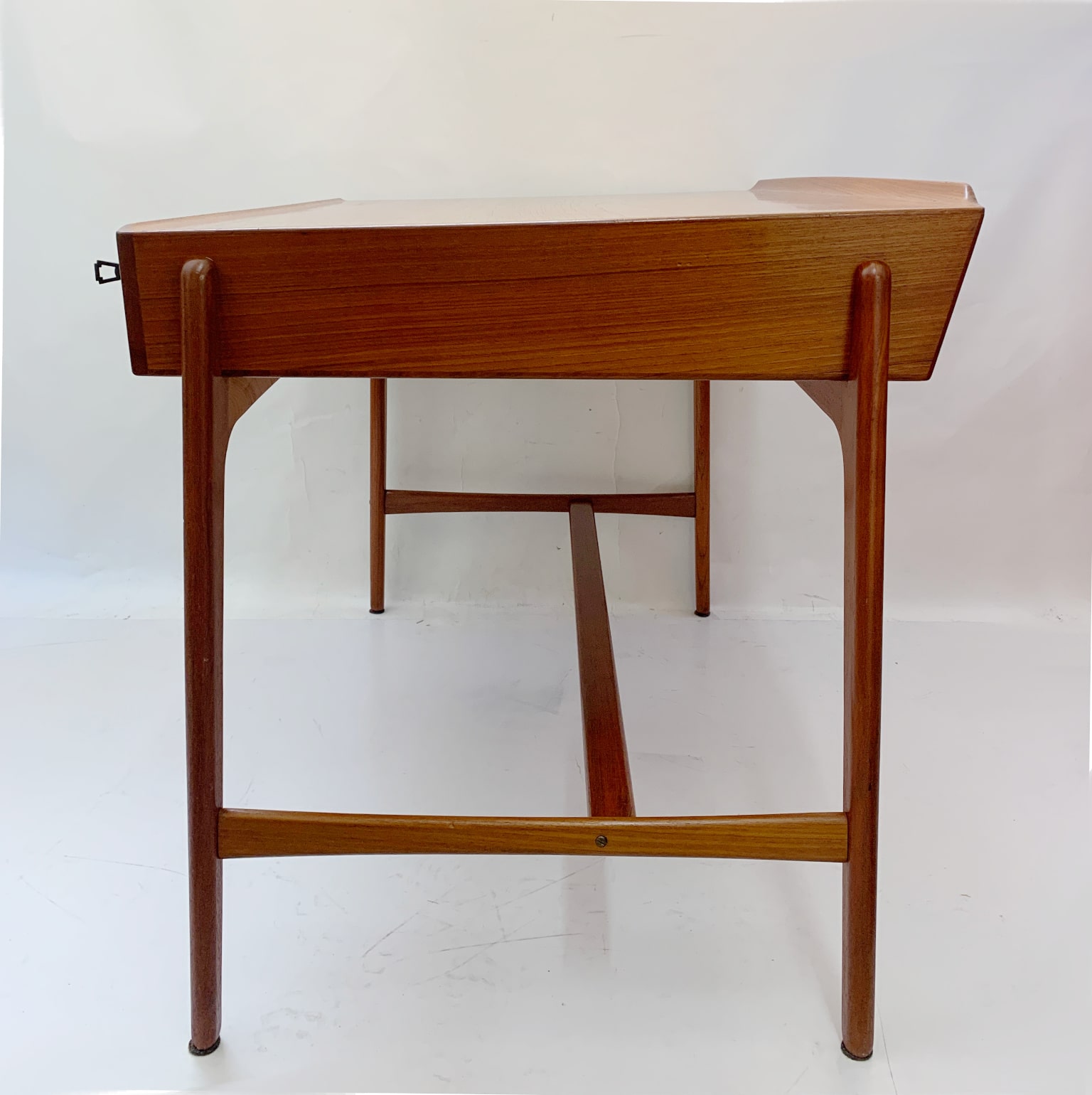 Svend Aage Madsen per Sigurd Hansen <br> Scrivania in teak anni 60 - immagine 12