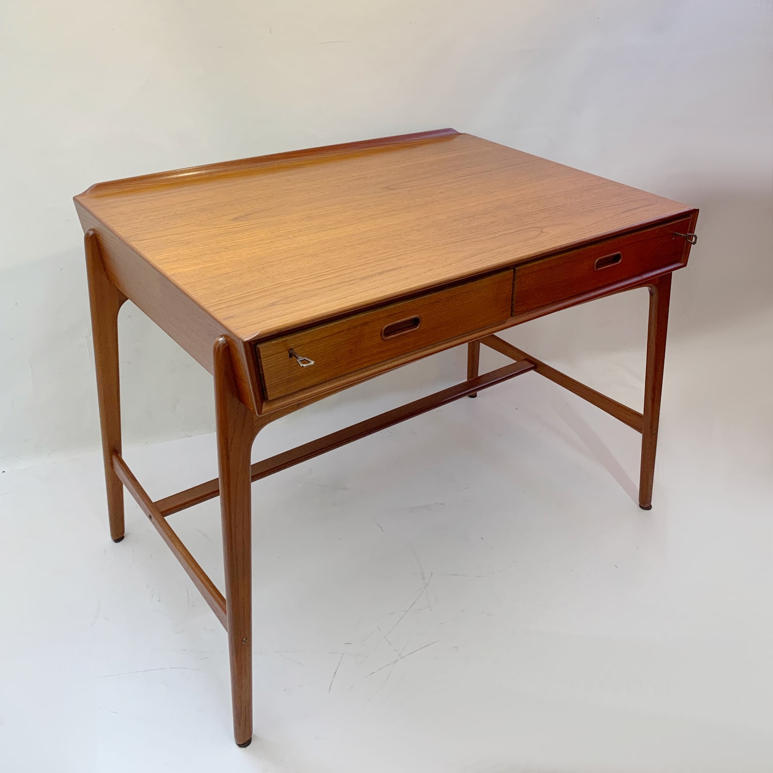Svend Aage Madsen per Sigurd Hansen <br> Scrivania in teak anni 60 - immagine 2