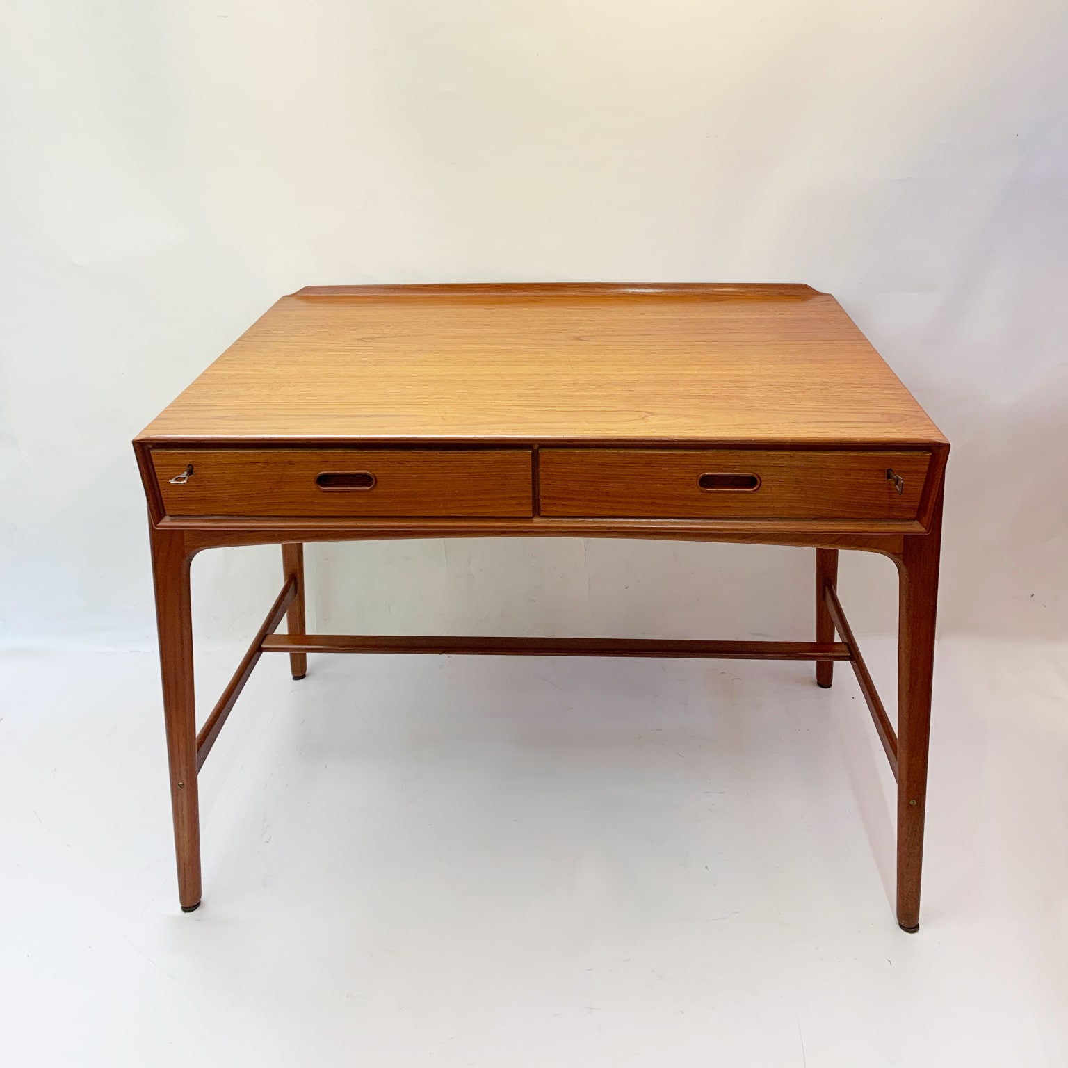 Svend Aage Madsen per Sigurd Hansen <br> Scrivania in teak anni 60