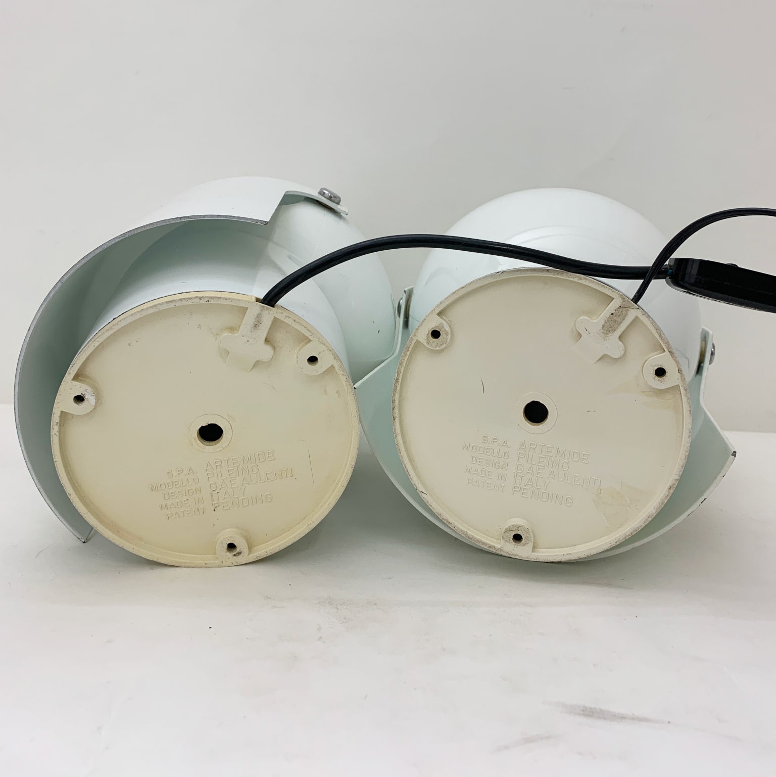 Gae Aulenti per Artemide <br> Coppia di lampade mod. Pileino, 1972 - immagine 10