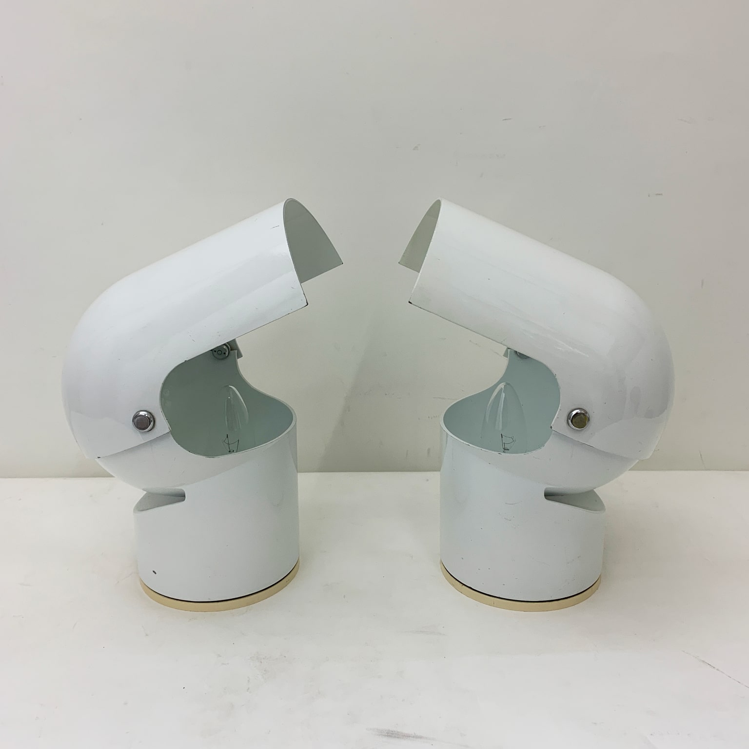 Gae Aulenti per Artemide <br> Coppia di lampade mod. Pileino, 1972 - immagine 2