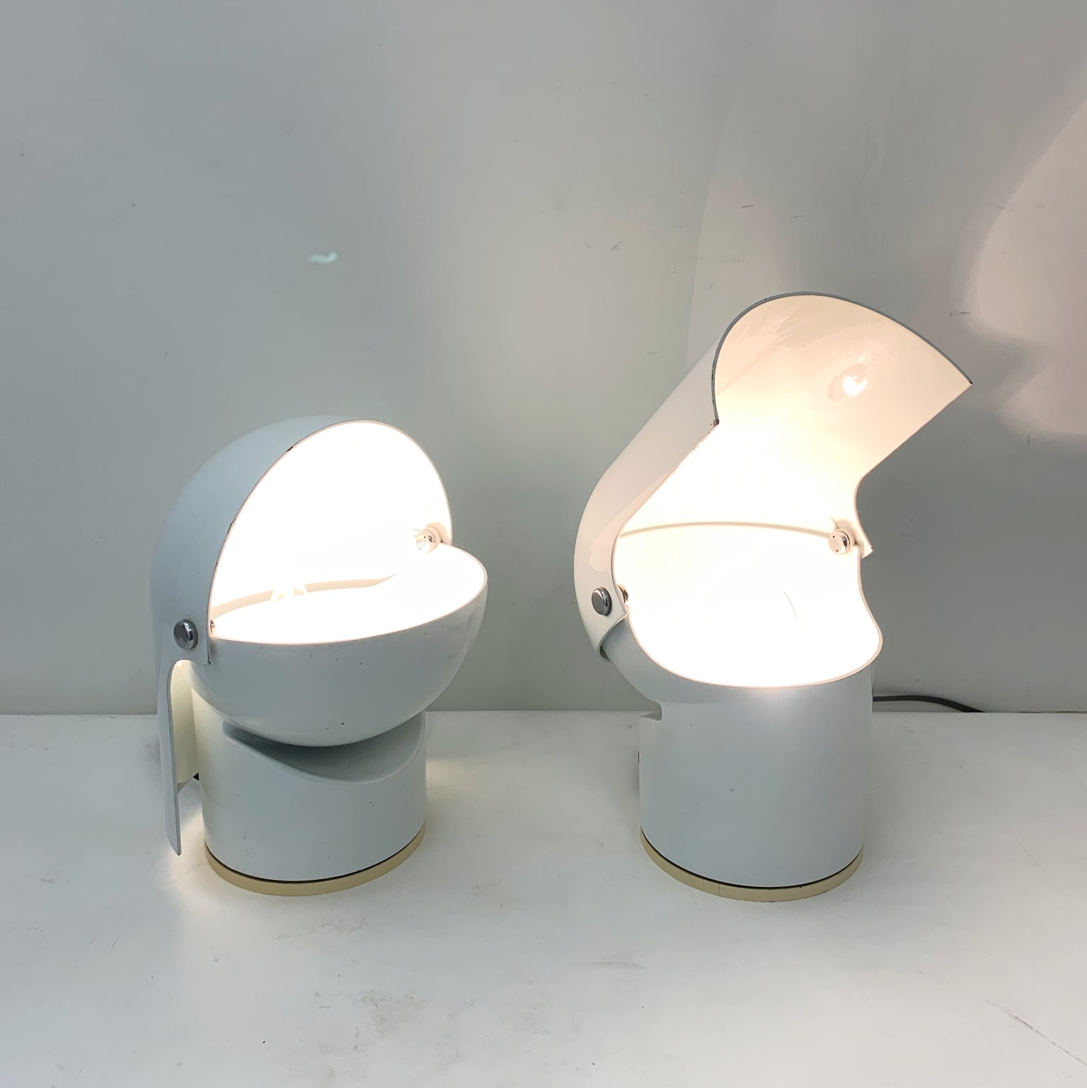 Gae Aulenti per Artemide <br> Coppia di lampade mod. Pileino, 1972 - immagine 4