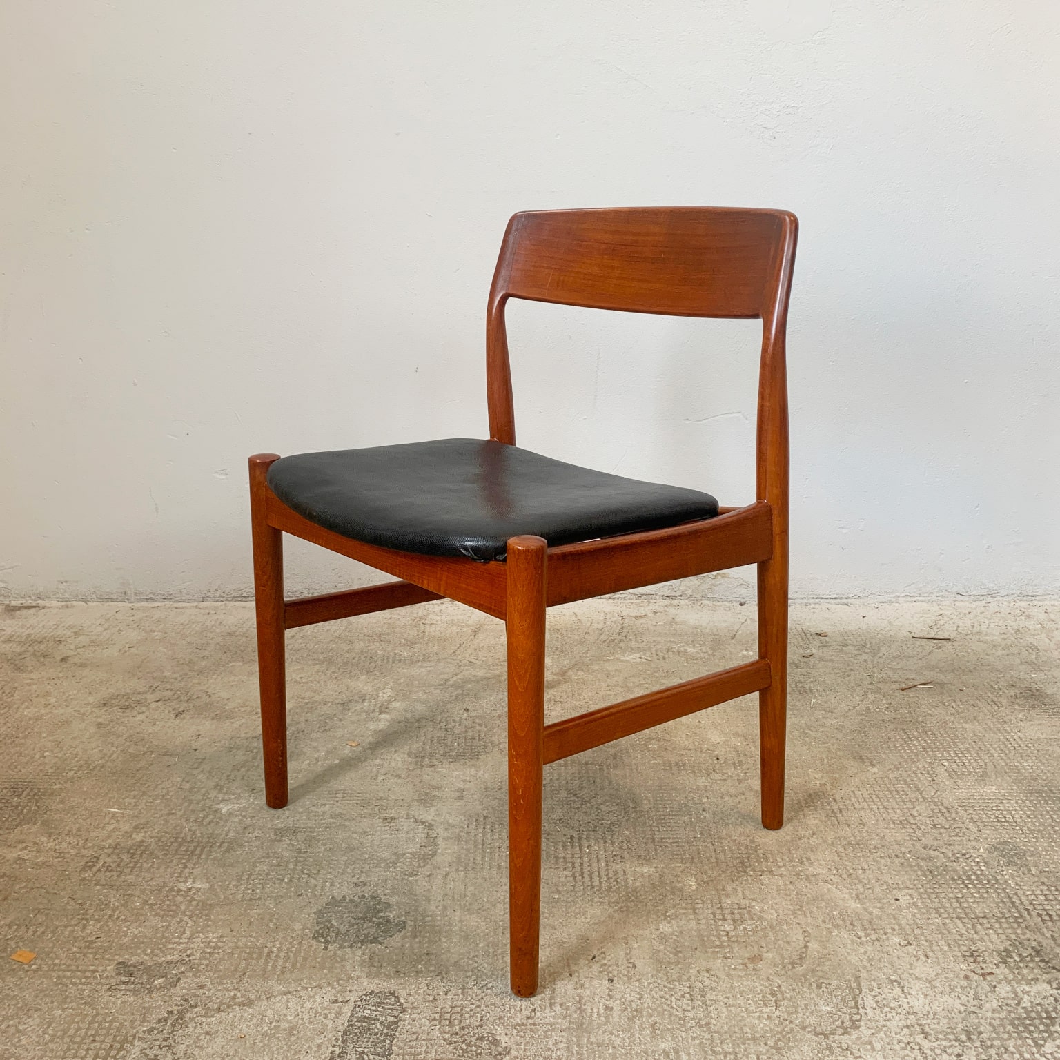 Niels Otto Möller per JLMollers attr. <br> Gruppo di 4 sedie in teak anni 60 - immagine 4