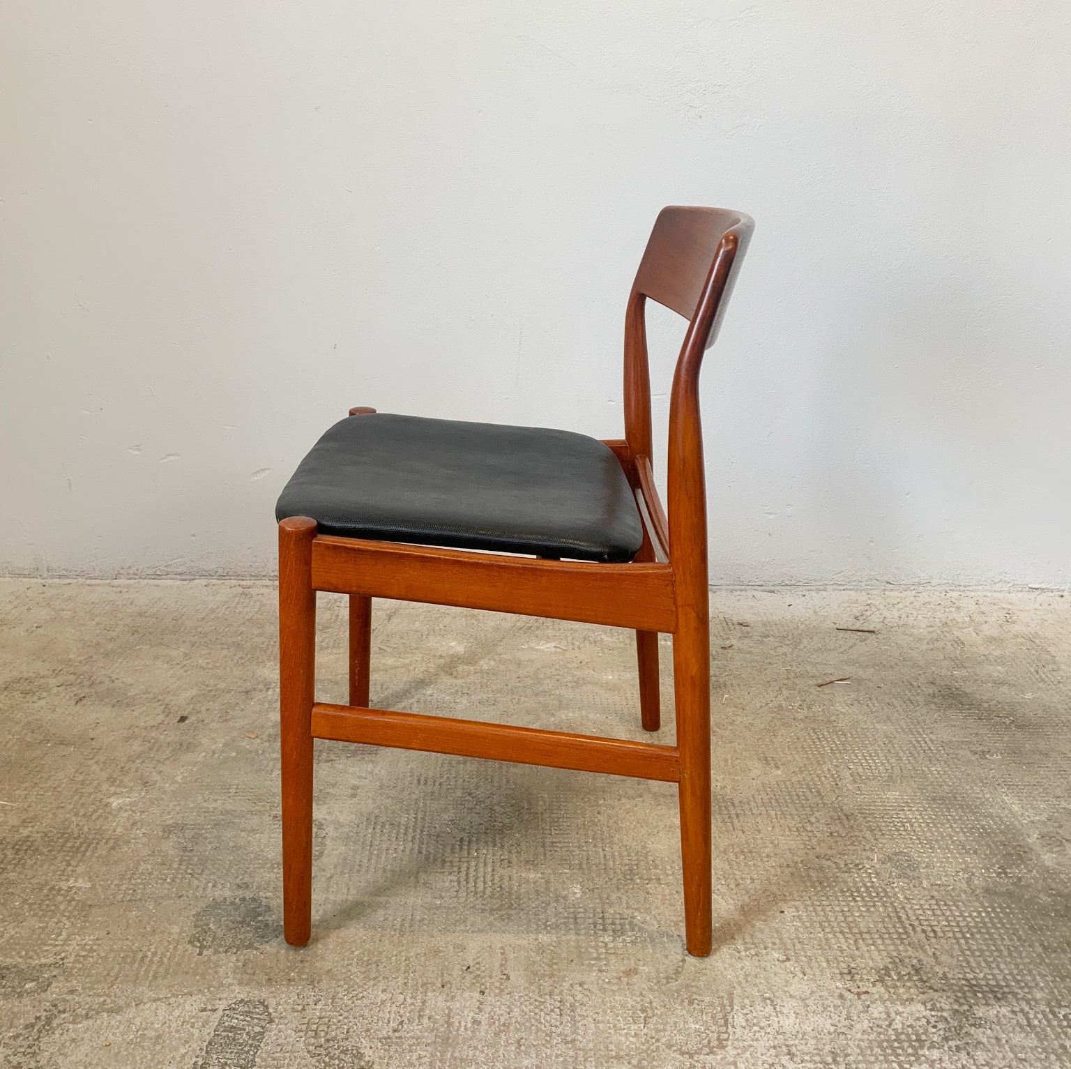 Niels Otto Möller per JLMollers attr. <br> Gruppo di 4 sedie in teak anni 60 - immagine 5