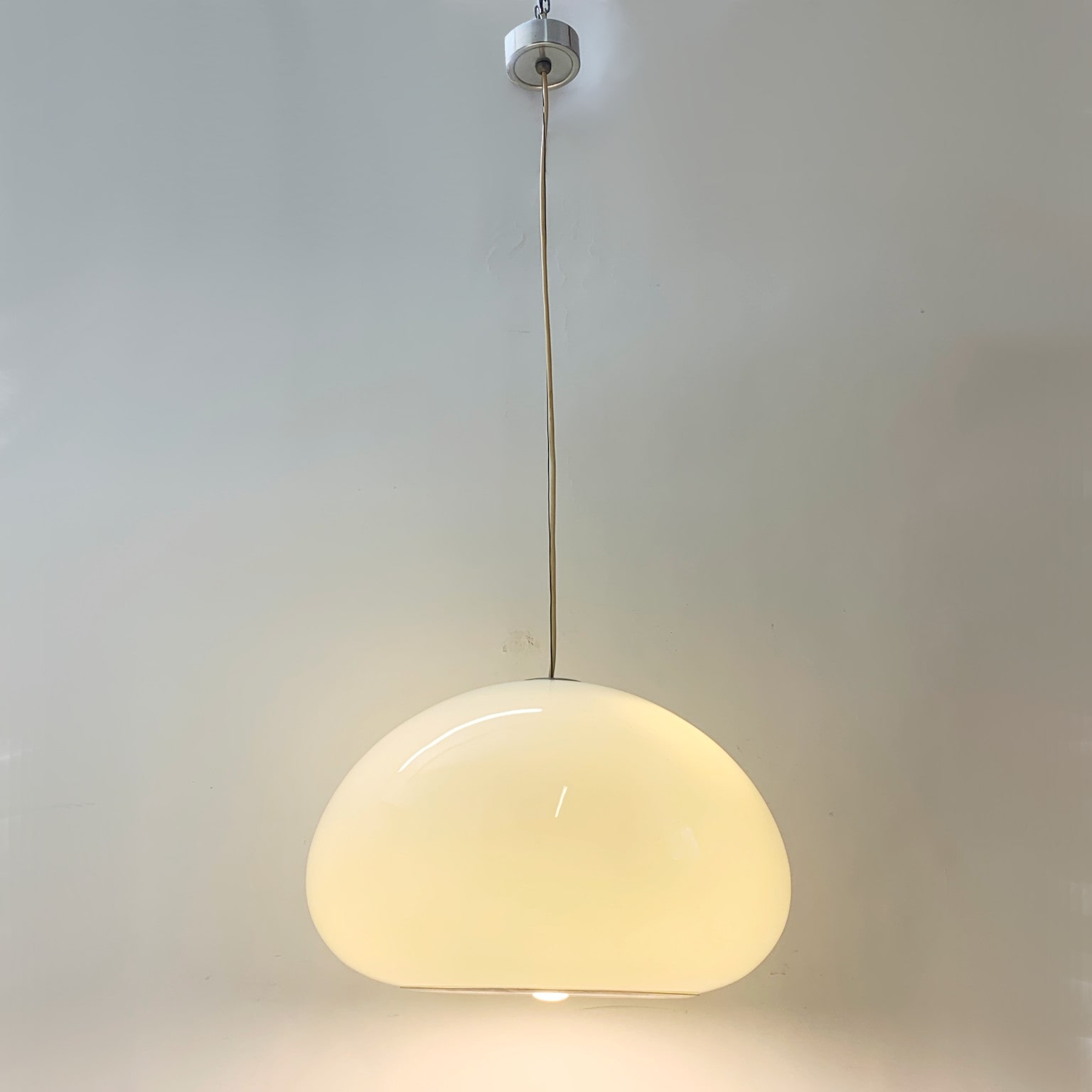 Achille e Piergiacomo Castiglioni per Flos <br> Lampada a sospensione mod. Black & White, 1965 - immagine 3