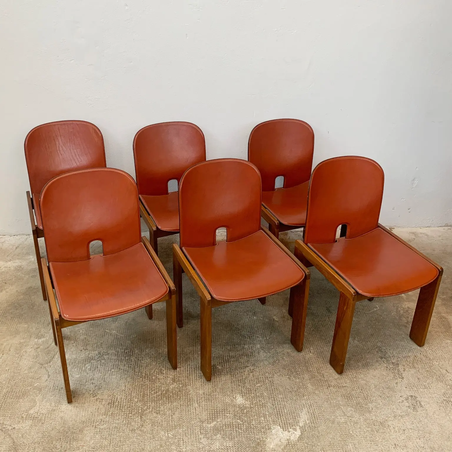 Afra e Tobia Scarpa per Cassina <br> Gruppo di 6 sedie mod. 121, 1965 - immagine 2