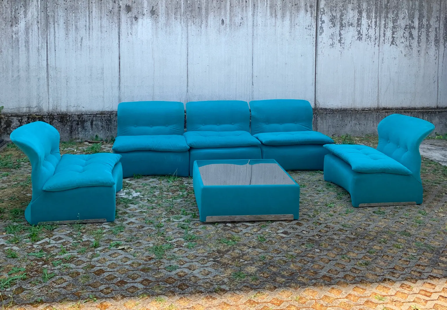 Giovanni Offredi per Saporiti <br> Set di 5 poltrone mod. Vela Bassa + tavolino, anni 70 - immagine 2