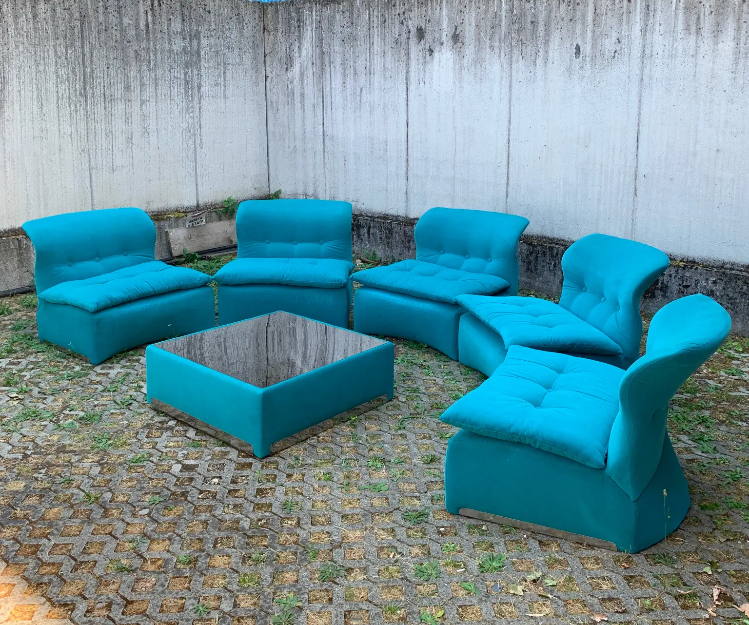 Giovanni Offredi per Saporiti <br> Set di 5 poltrone mod. Vela Bassa + tavolino, anni 70 - immagine 3