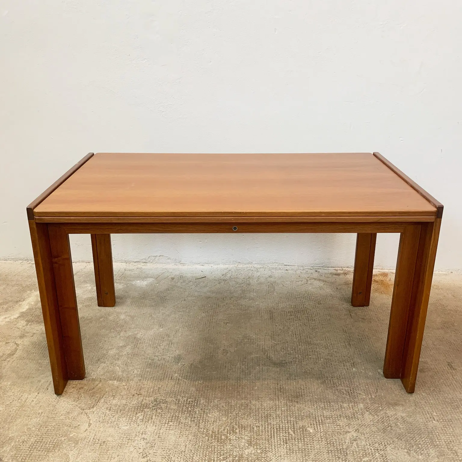 Afra e Tobia Scarpa per Cassina <br>Tavolo da pranzo allungabile mod. 778 - immagine 2