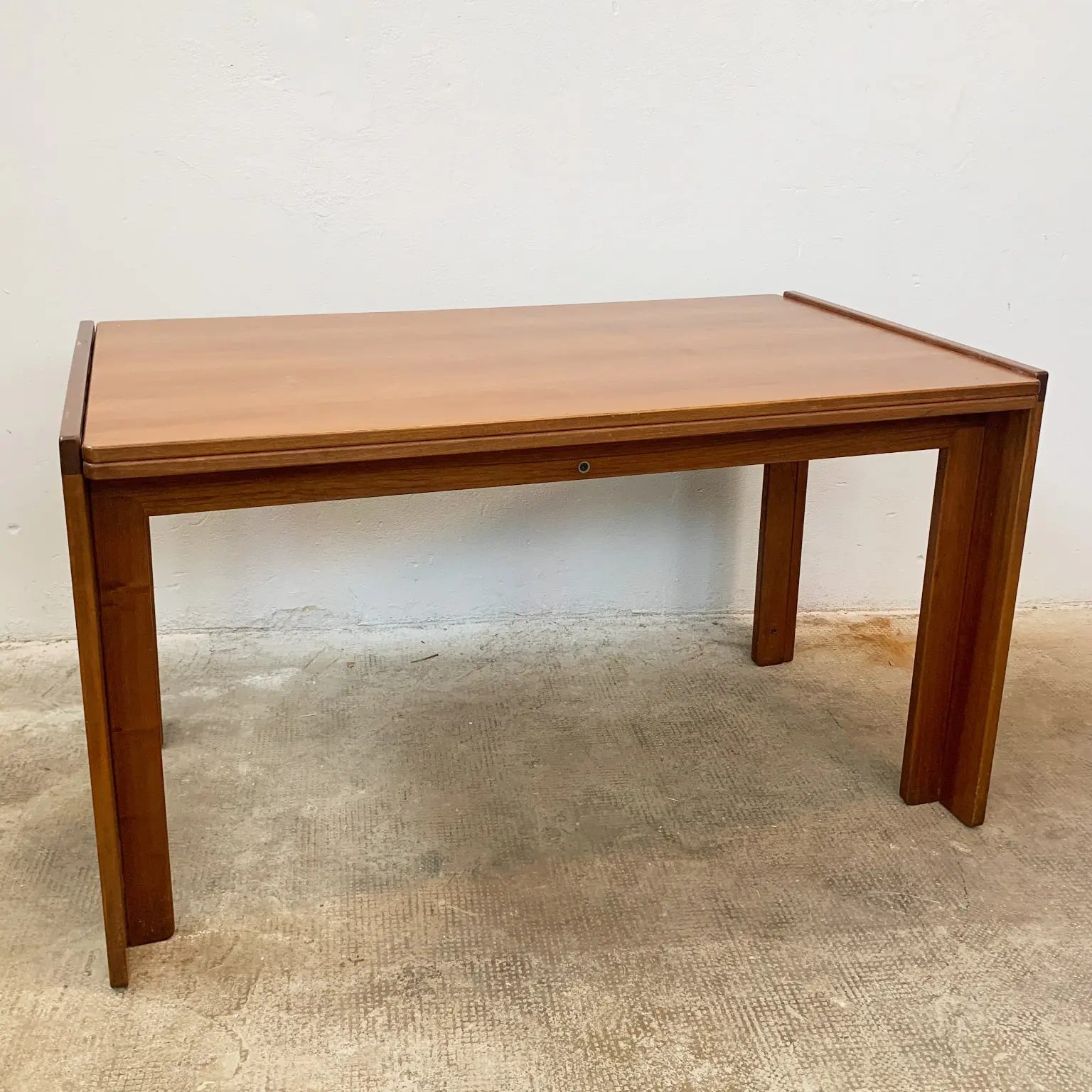 Afra e Tobia Scarpa per Cassina <br>Tavolo da pranzo allungabile mod. 778