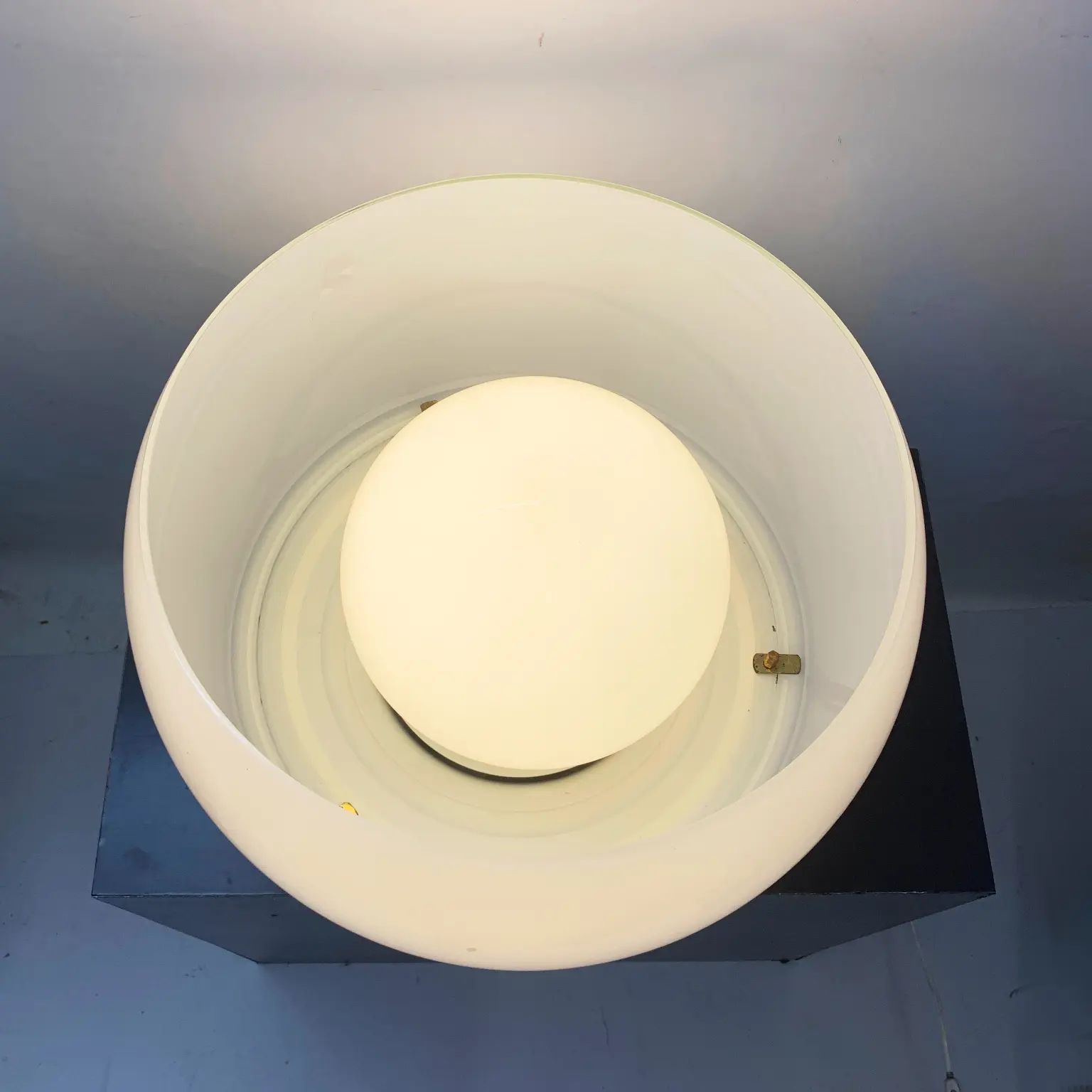 Vico Magistretti per Artemide <br> Lampada a plafoniera mod. Omega, 1962 - immagine 9