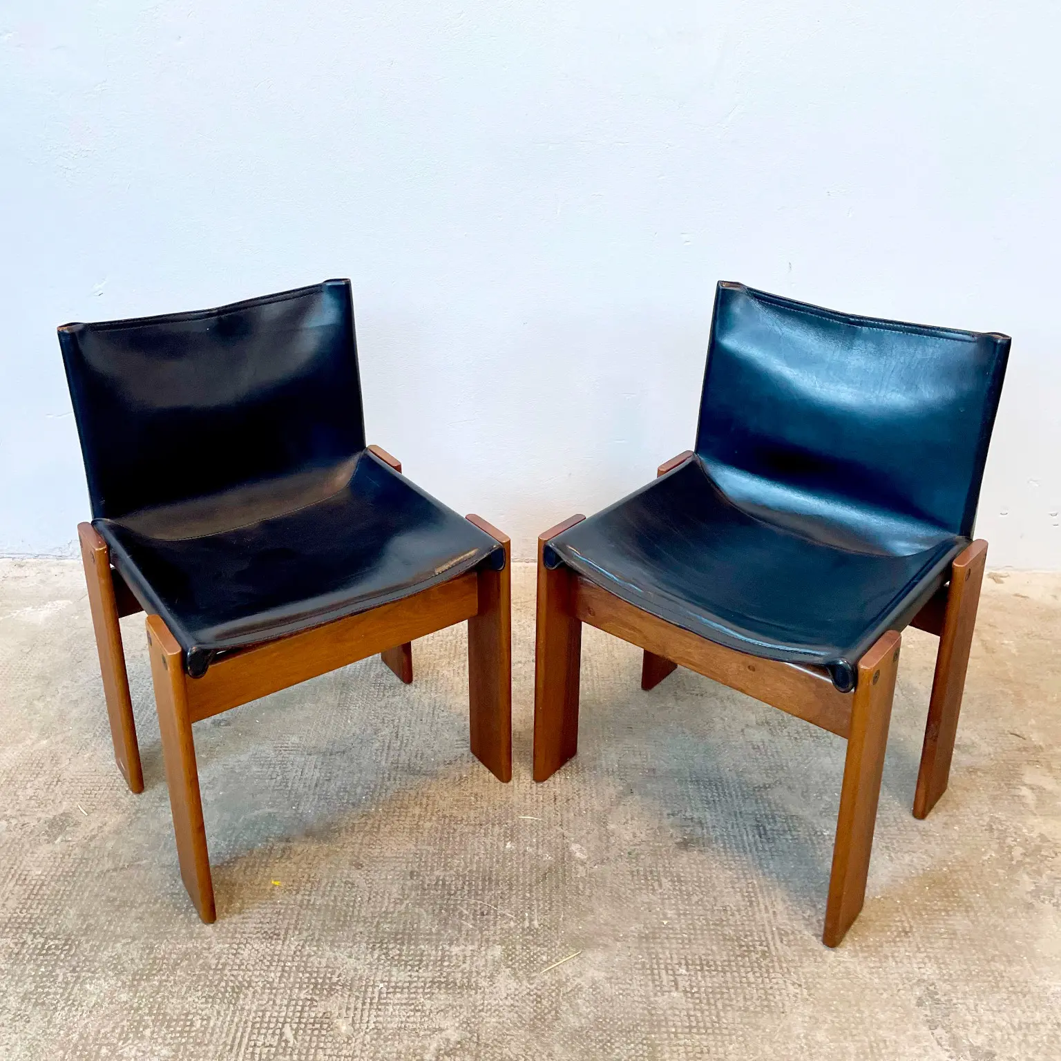 Afra e Tobia Scarpa per Molteni <br> Gruppo di 8 sedie mod. Monk, anni 70 - immagine 7