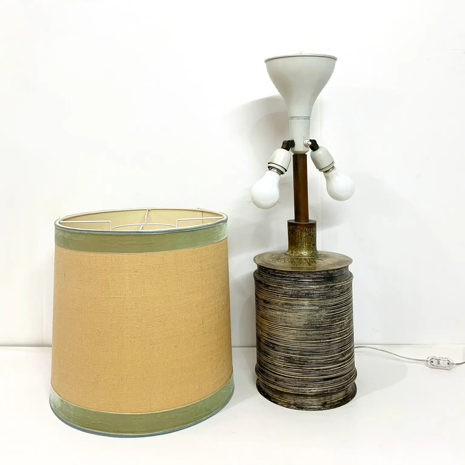 Lorenzo Burchiellaro <br> Lampada da appoggio anni 70 - immagine 5