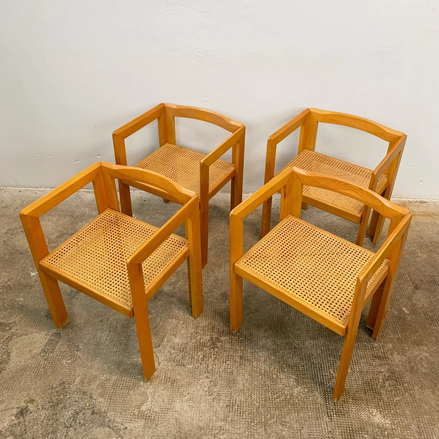 Derk Jan De Vries per Maisa <br> Gruppo di 4 sedie in legno di rovere, anni 70 - immagine 2