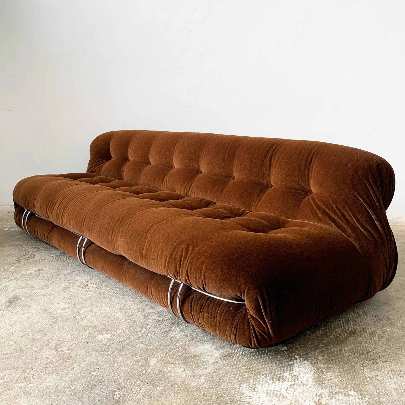 Afra e Tobia Scarpa per Cassina <br> Divano a 3 posti mod. Soriana, anni 70 - immagine 6