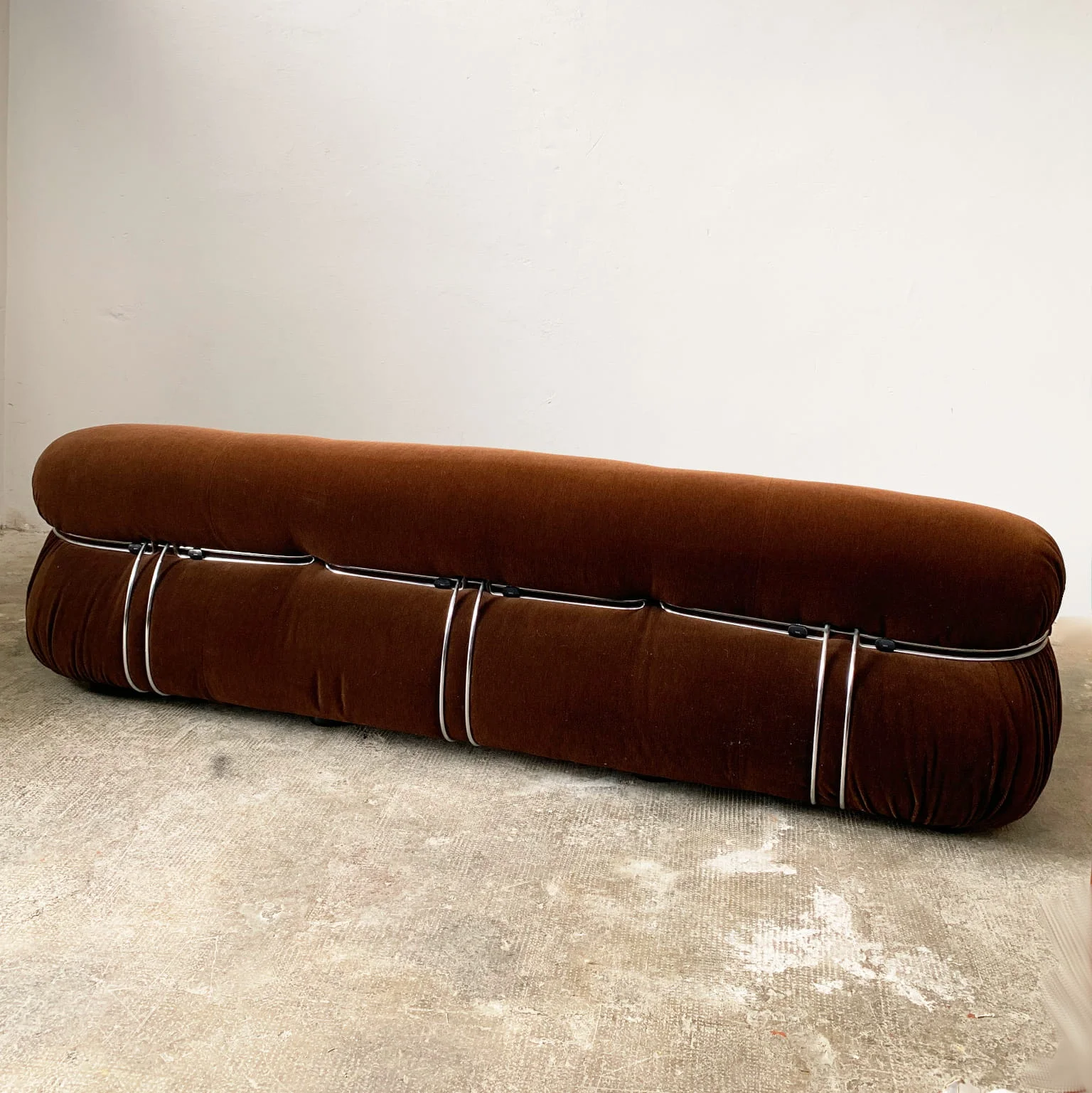 Afra e Tobia Scarpa per Cassina <br> Divano a 3 posti mod. Soriana, anni 70 - immagine 7