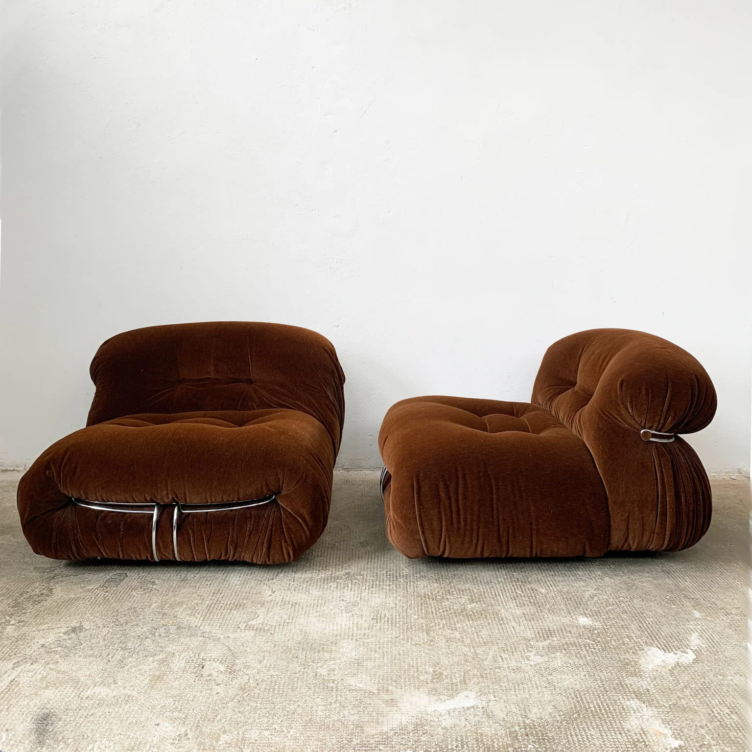Afra e Tobia Scarpa per Cassina <br> Coppia di poltrone mod. Soriana, anni 70 - immagine 3