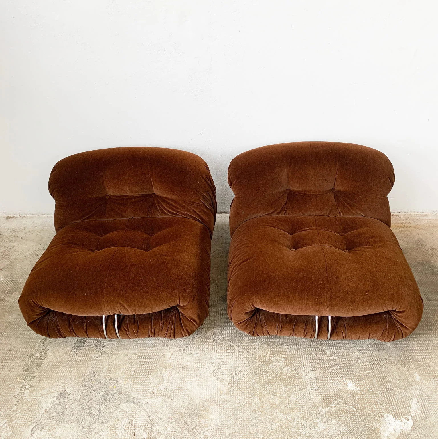 Afra e Tobia Scarpa per Cassina <br> Coppia di poltrone mod. Soriana, anni 70 - immagine 6