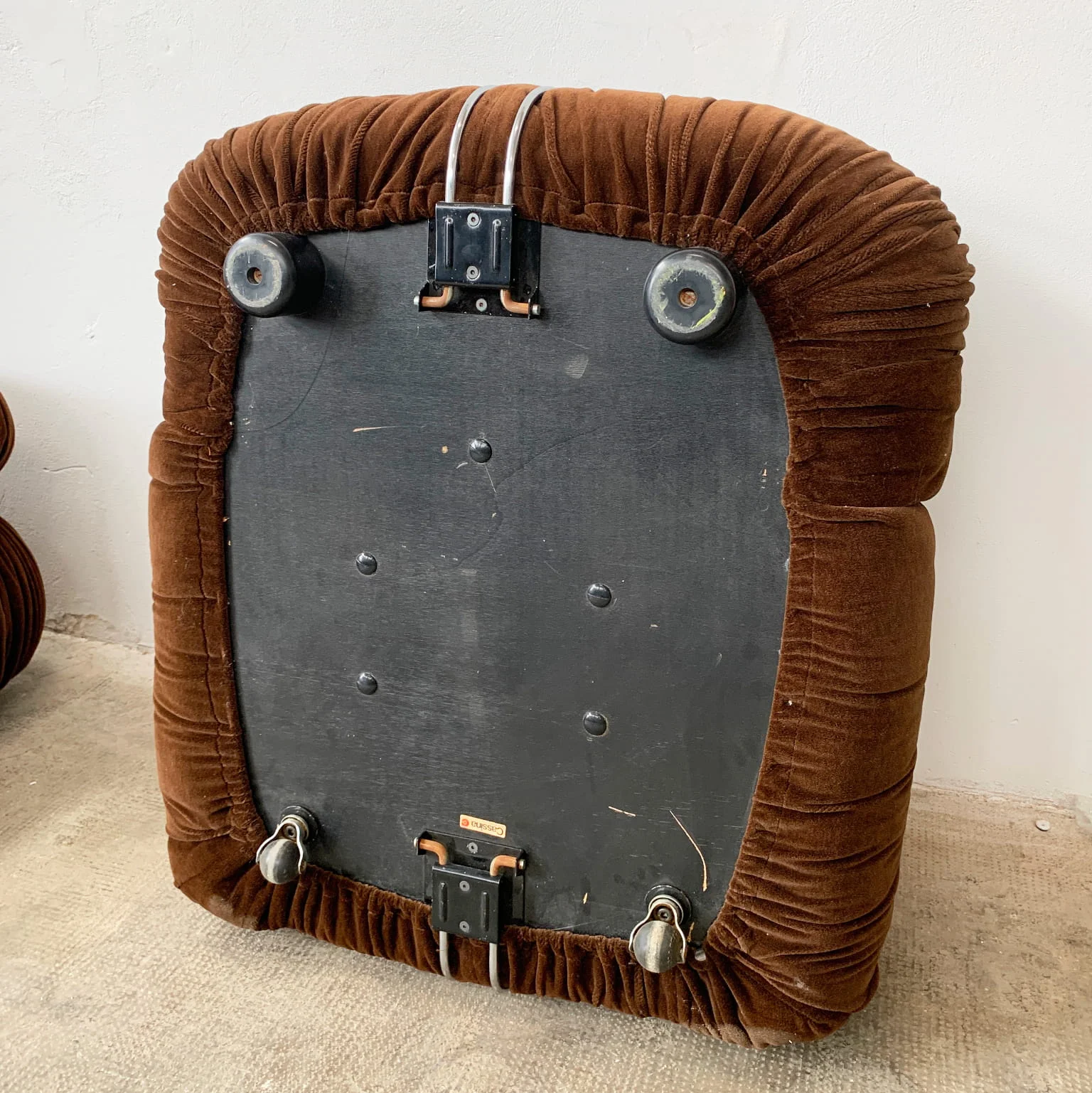 Afra e Tobia Scarpa per Cassina <br> Coppia di poltrone mod. Soriana, anni 70 - immagine 9