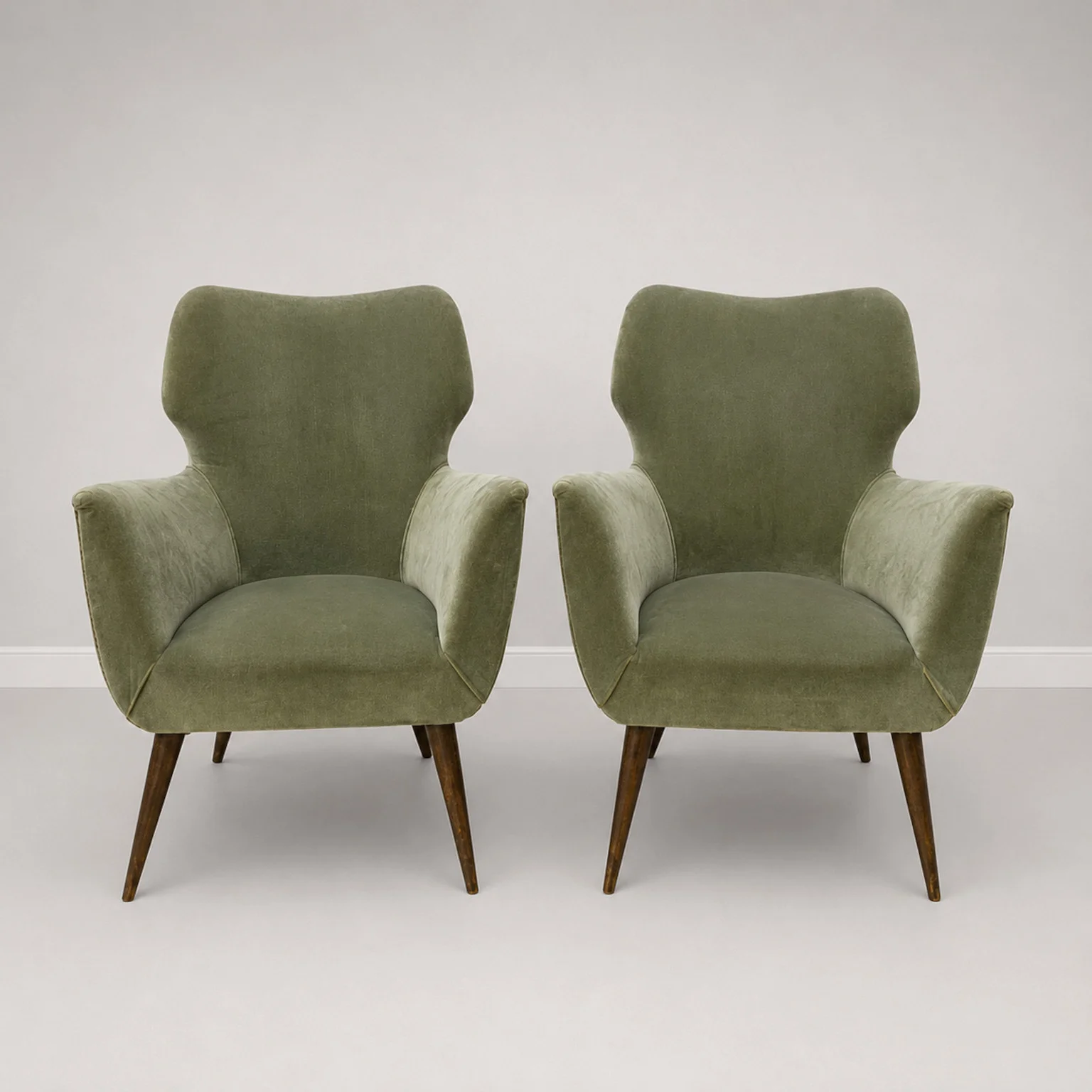 Coppia di poltroncine in velluto verde <br> Italia, anni 50 - immagine 2