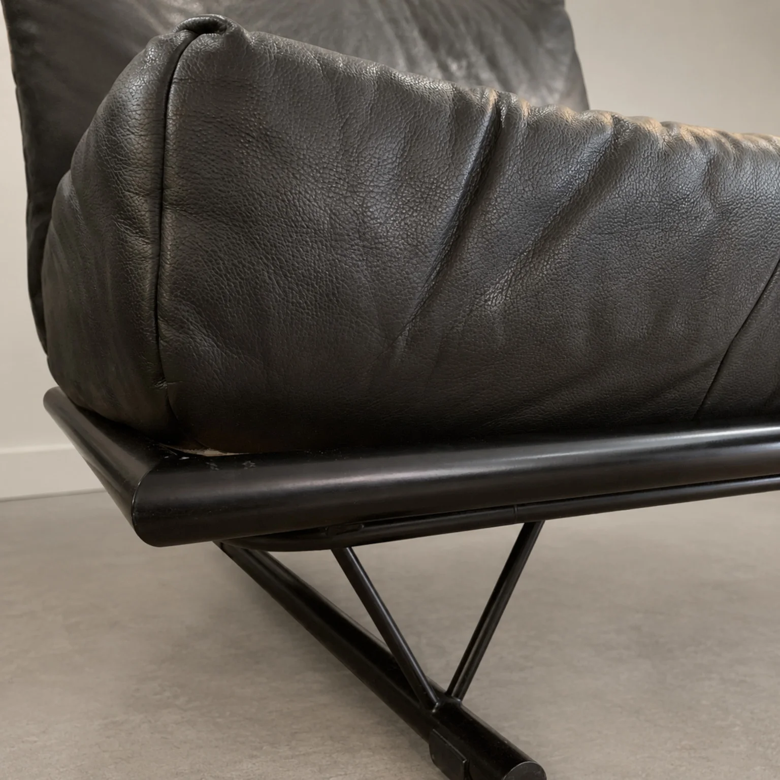 Peter Maly per Ligne Roset <br> Divano in pelle mod. Prao, anni 80 - immagine 10