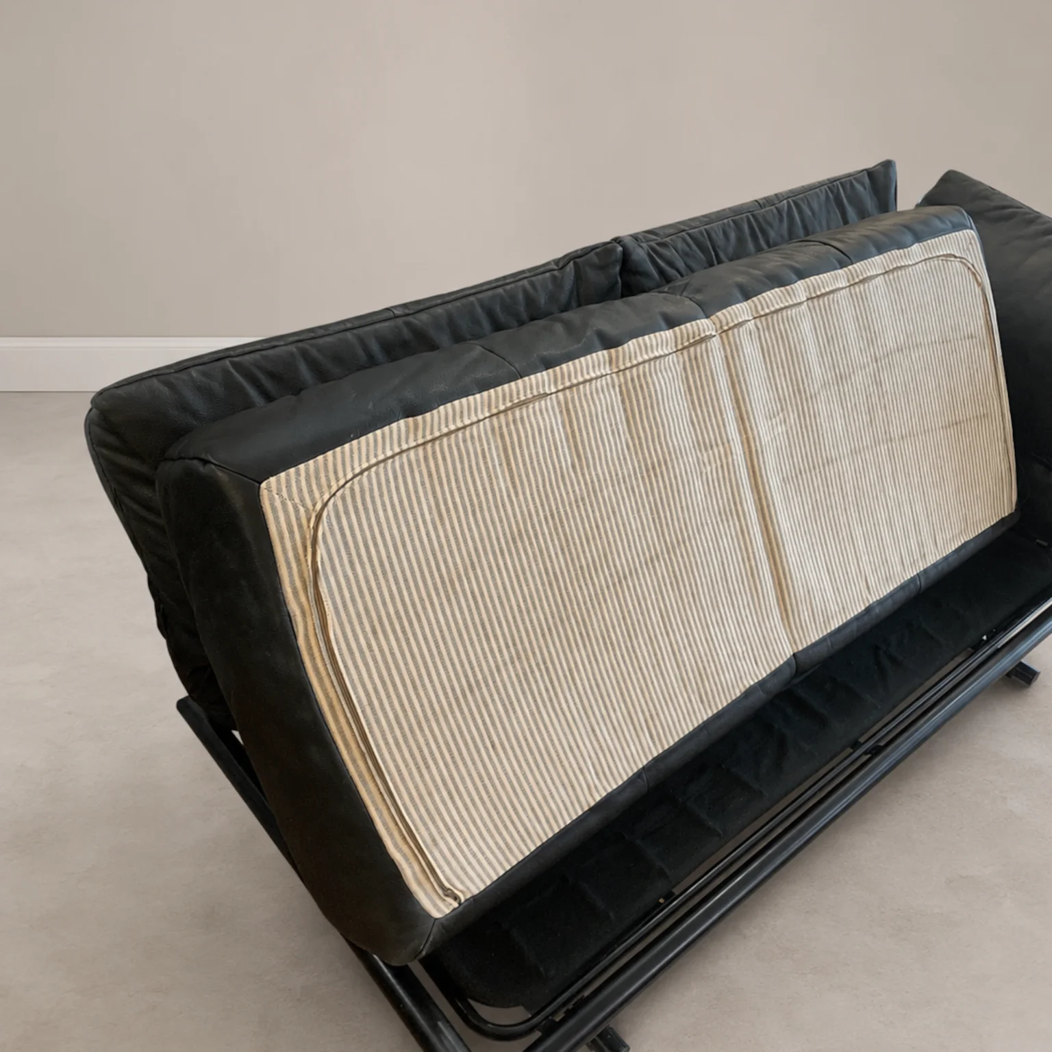 Peter Maly per Ligne Roset <br> Divano in pelle mod. Prao, anni 80 - immagine 11