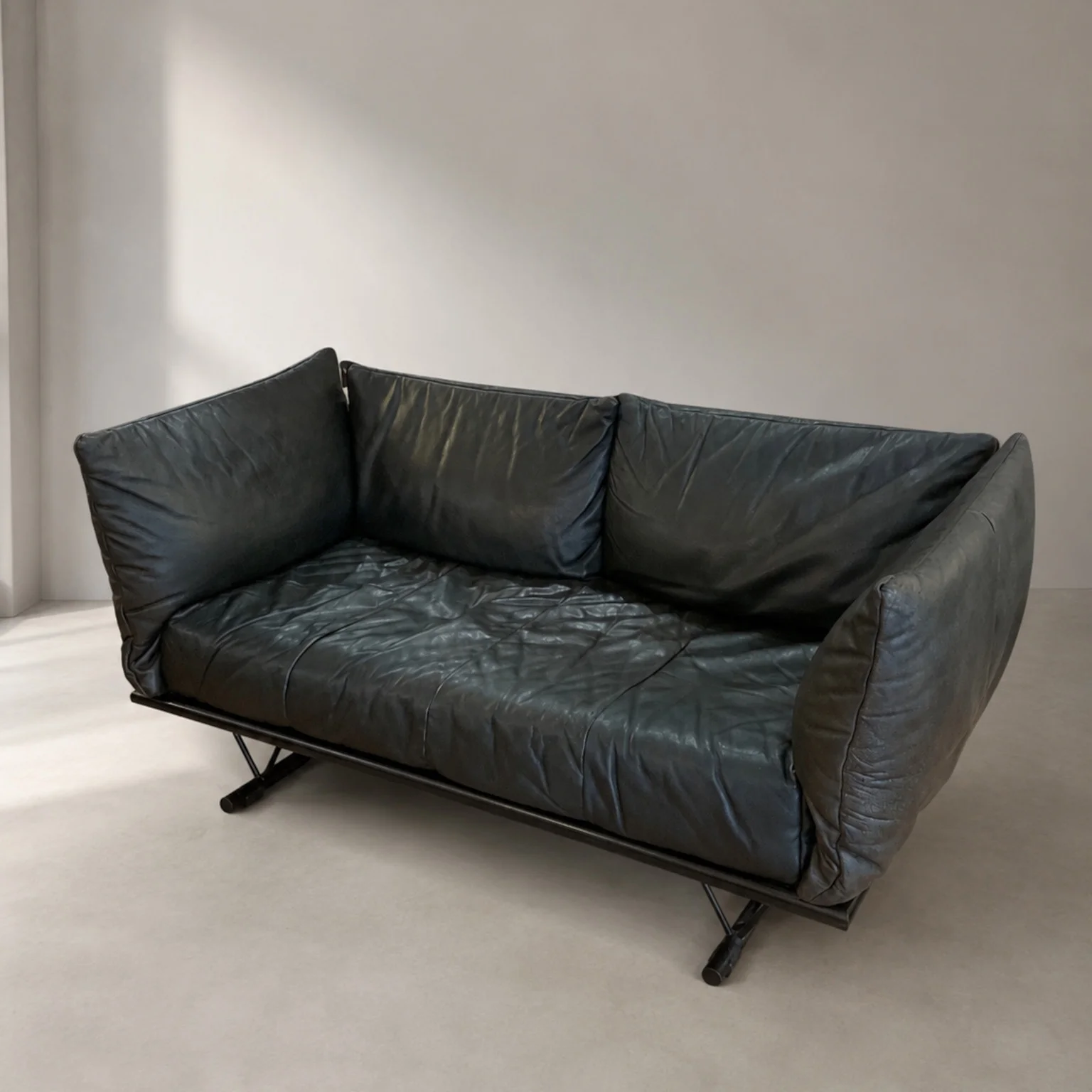 Peter Maly per Ligne Roset <br> Divano in pelle mod. Prao, anni 80 - immagine 2