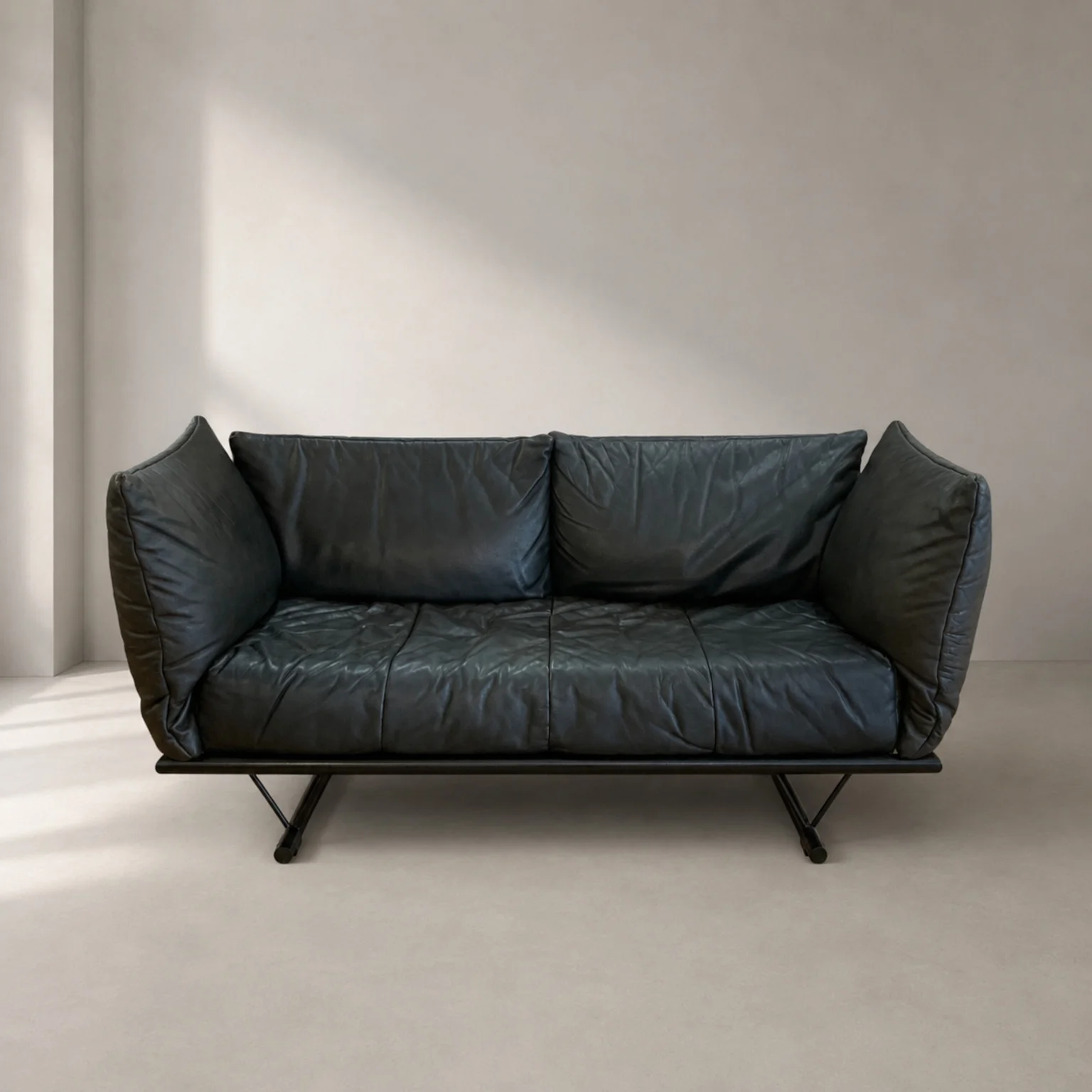 Peter Maly per Ligne Roset <br> Divano in pelle mod. Prao, anni 80
