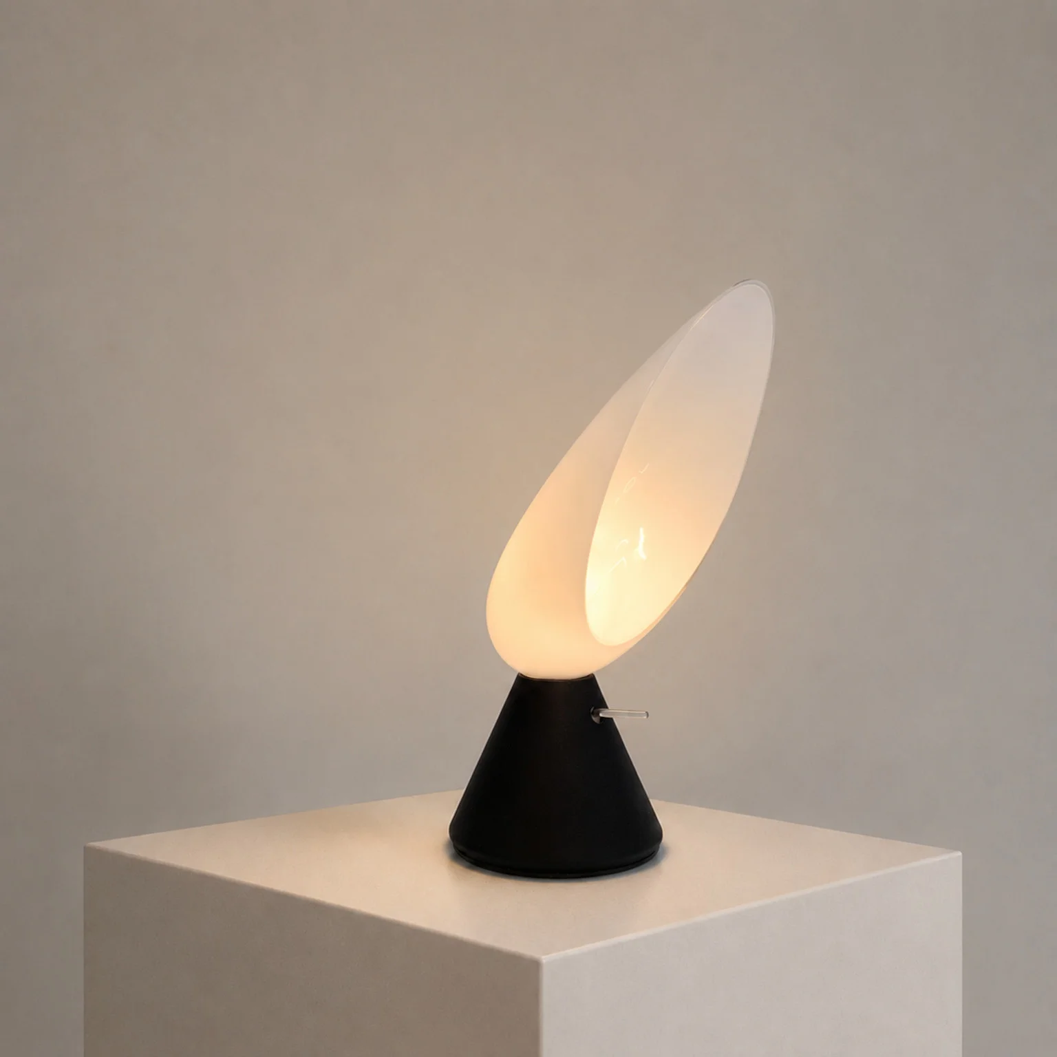 Lampada da appoggio <br> Italia, anni 70 - immagine 2