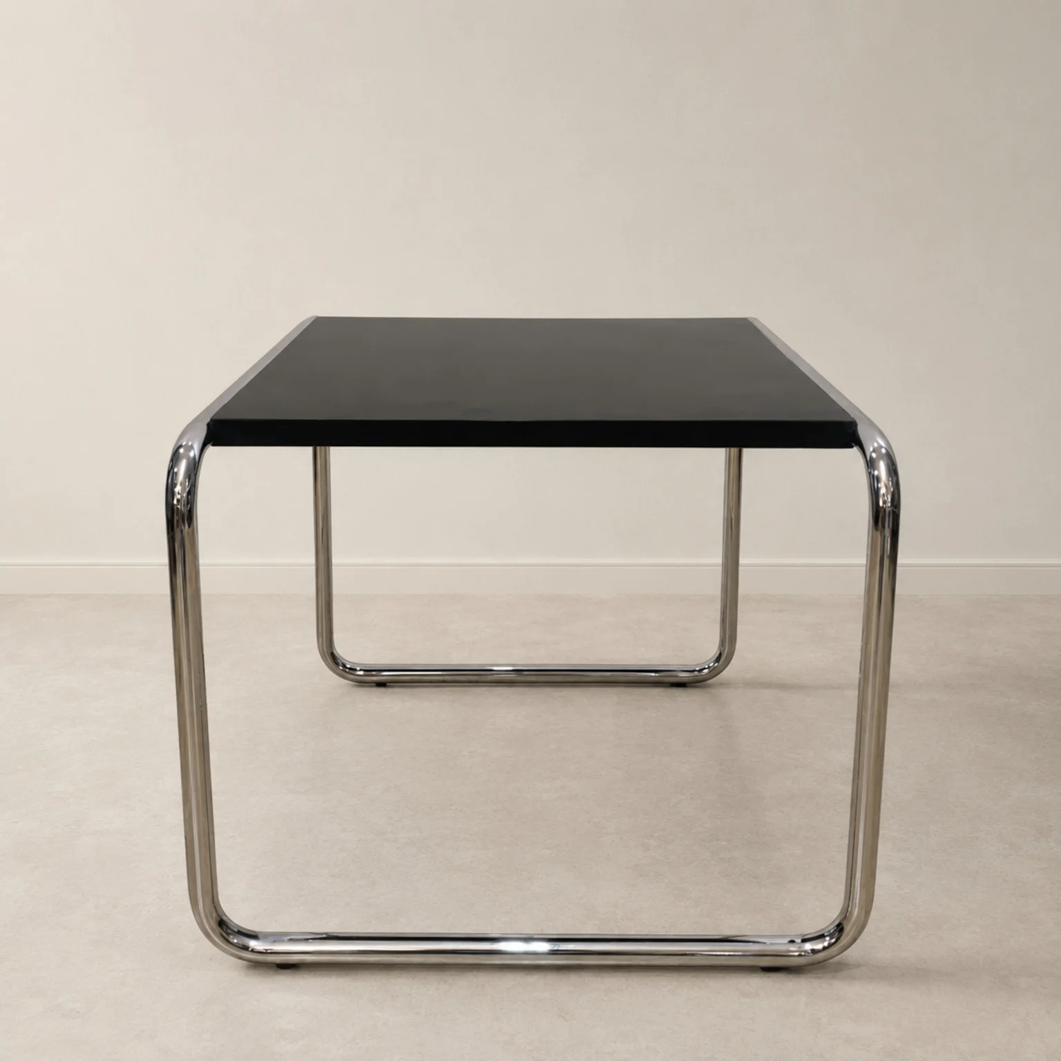 Marcel Breuer per Knoll <br> Tavolino mod. Laccio, anni 70 - immagine 3